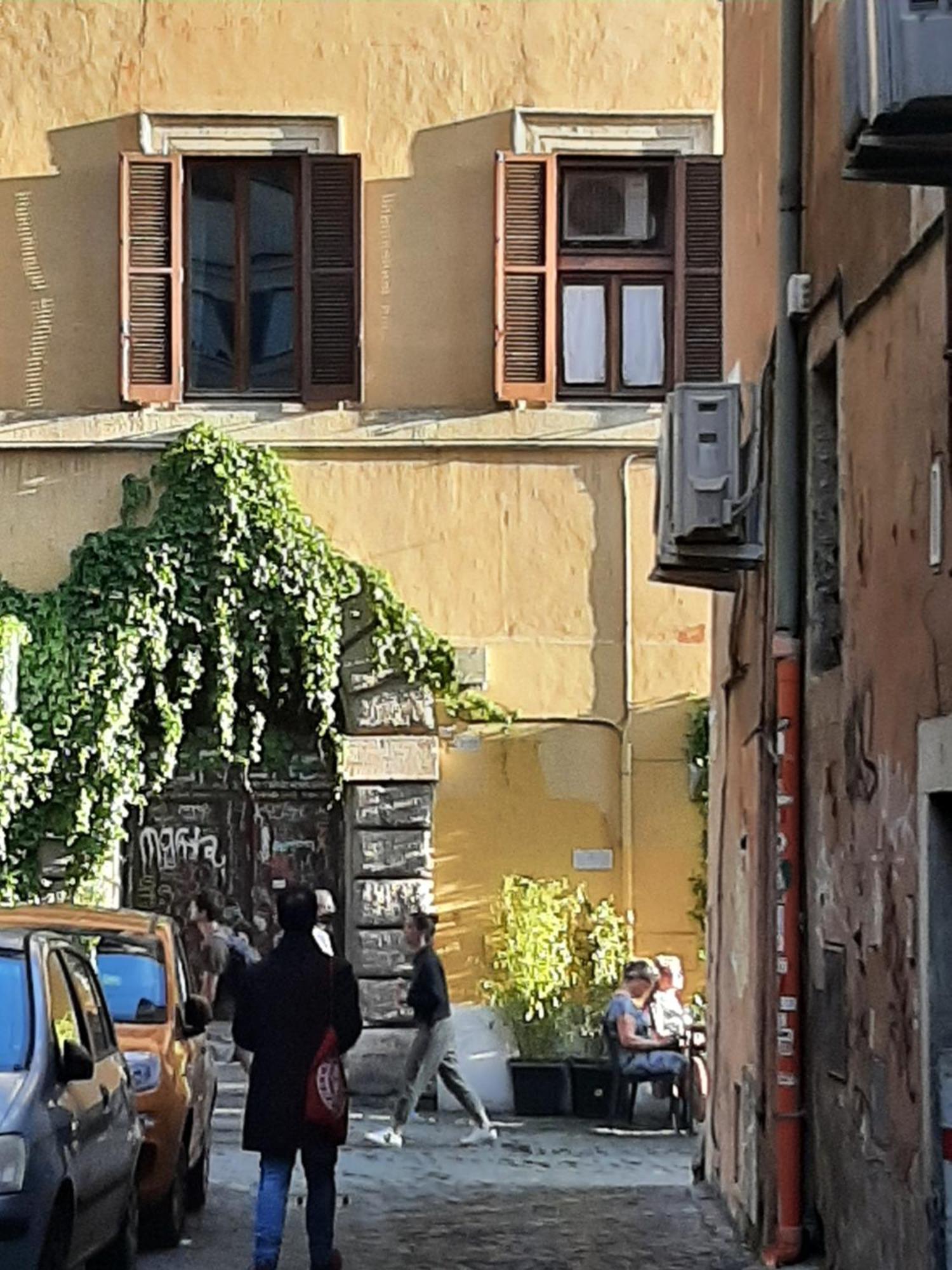 Bed & Breakfast Bed & Breakfast Lungaretta Fly 55 Roma